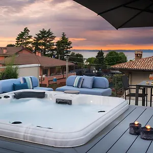 Indigo Eco Apartment